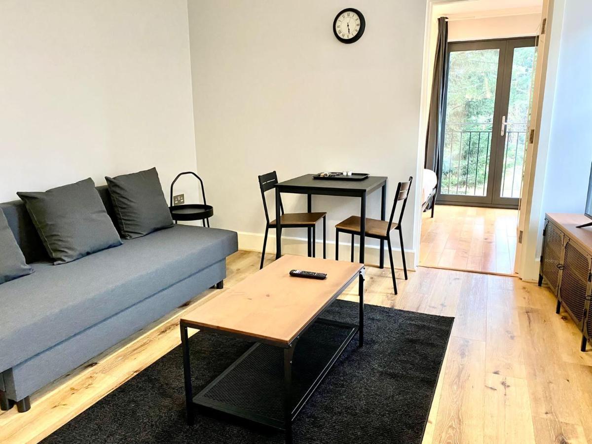 Westciti Caroco Aparthotel Croydon Kültér fotó