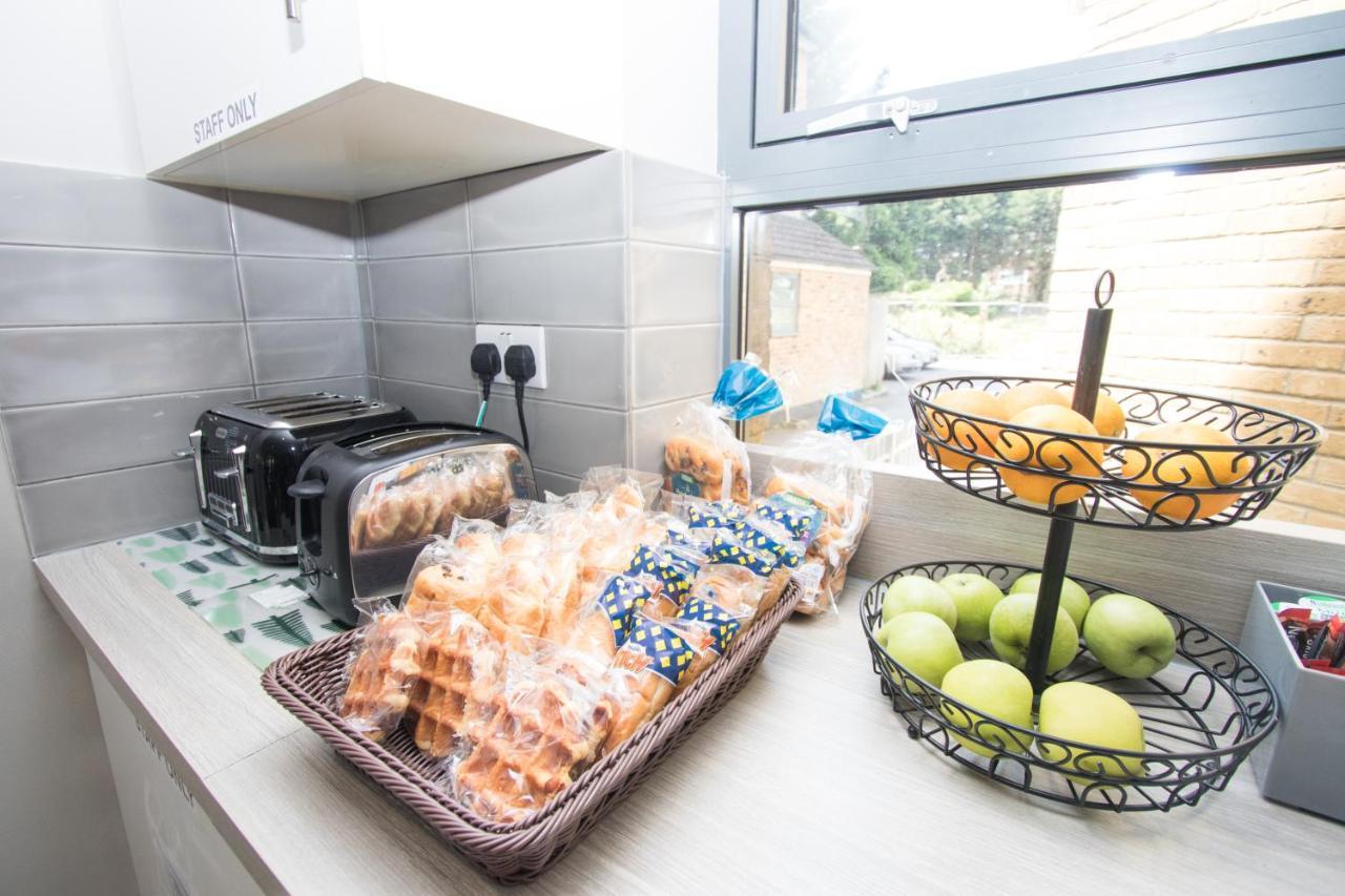 Westciti Caroco Aparthotel Croydon Kültér fotó